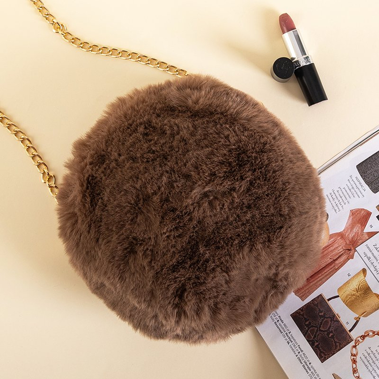 Коричневая меховая сумочка