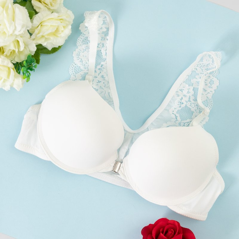Женский бюстгальтер цвета экрю с кружевом