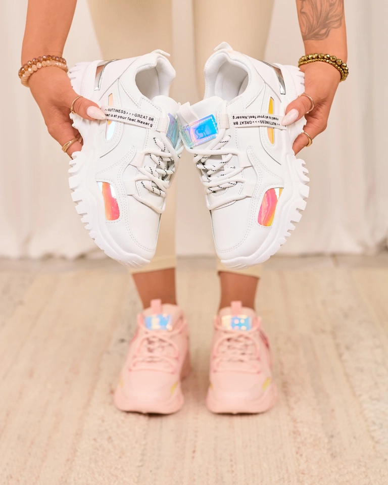 Baltos spalvos Holys moteriški sportbačiai - Avalynė