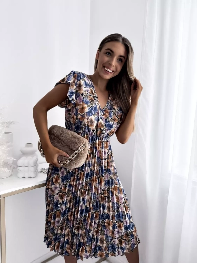 Violetinė moteriška gėlėta suknelė iki kelių - Apranga