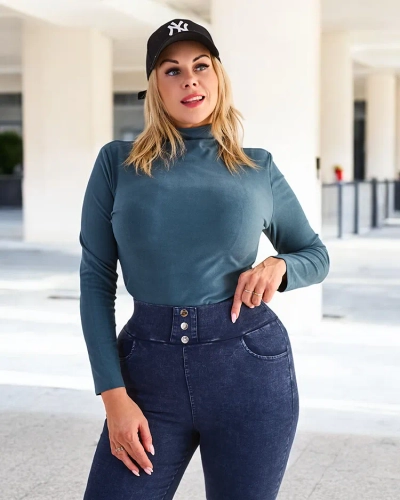 Зеленая водолазка - Одежда