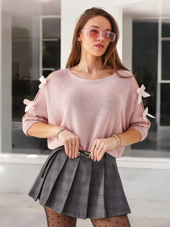 Женский акриловый свитер Royalfashion с декоративными рукавами и бантиками