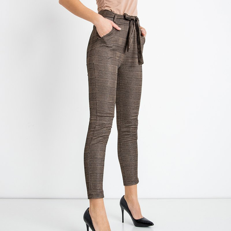 Коричневые утепленные женские брюки в клеточку