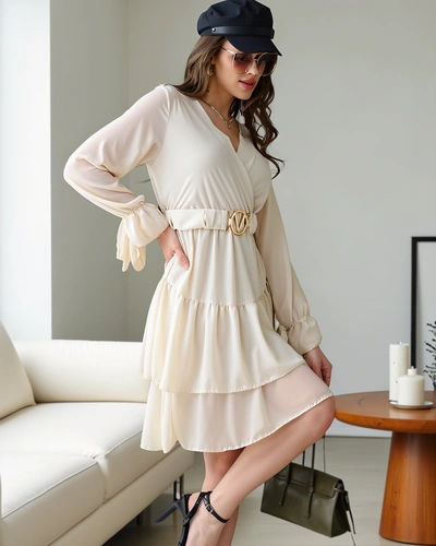 Royalfashion Moteriška mini suknelė su pūkeliu ir apvyniojamu iškirpimu