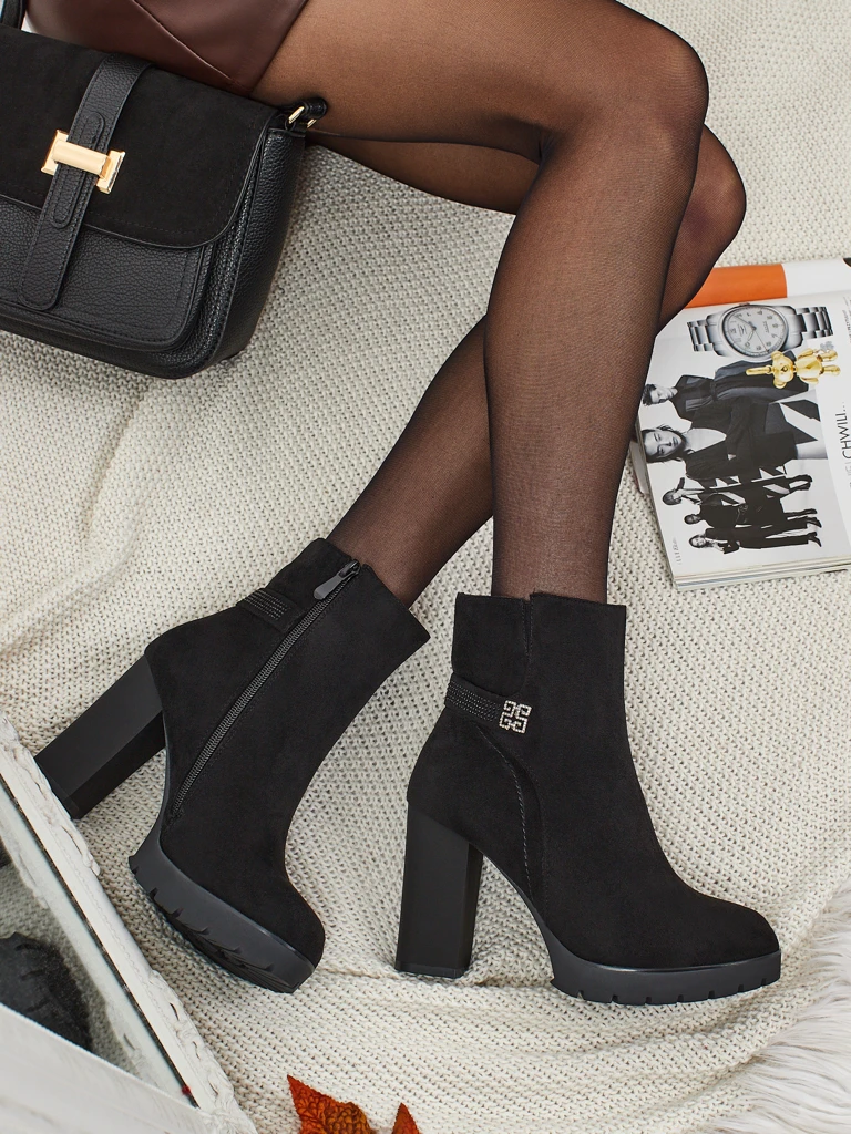 Женские ботильоны Zavrina из эко-замши на каблуке-столбике