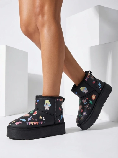 Короткие женские сапоги в стиле снежной ботинки Royalfashion с наклейками Hanaga