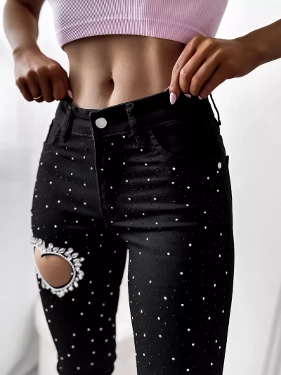Черные женские джинсовые шорты 3/4 с цирконами - Одежда