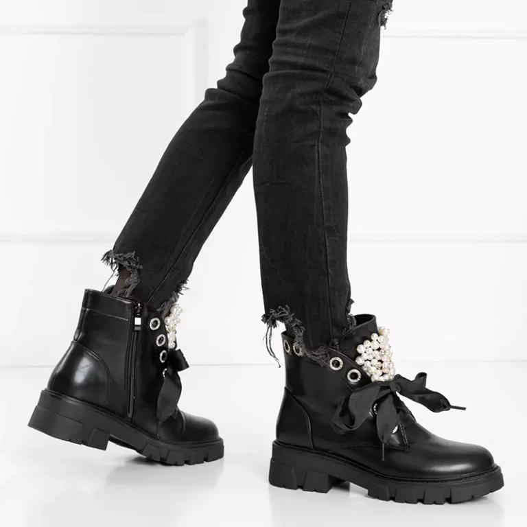 OUTLET Juodos spalvos moteriškos rankinės su Nashile perlais - Avalynė