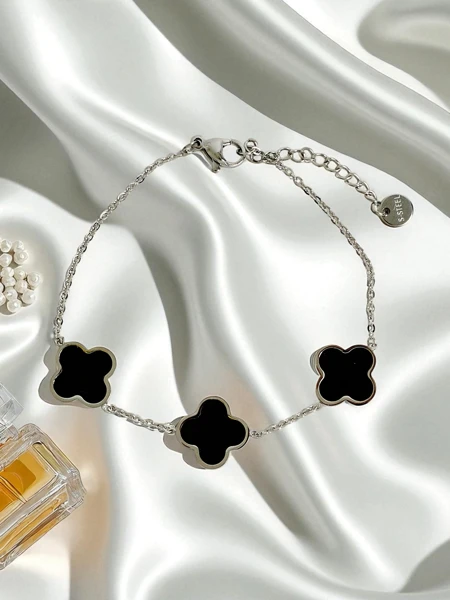 „Callisto Nero“ apyrankė iš nerūdijančio plieno su gėlių motyvu