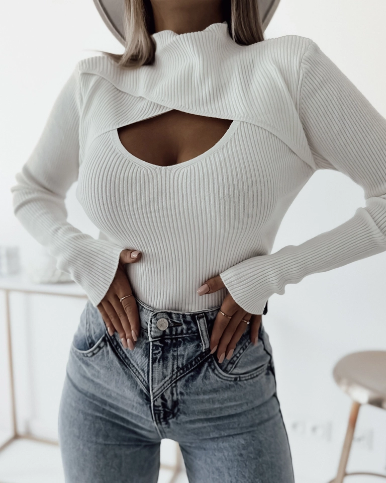 Royalfashion Белый женский свитер с водолазкой