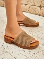 светло-коричневый || коричневый