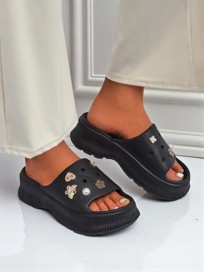 Royalfashion Женские резиновые шлепанцы с декорациями Slash Glam