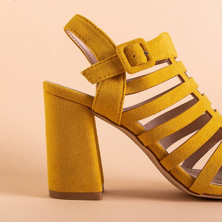 Желтые женские босоножки на каблуке Sima