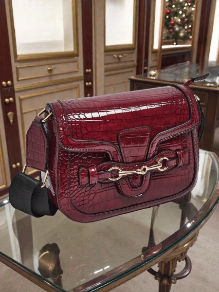 Moteriška rankinė „Aurora“ bordo spalvos, ekologiška, odinė, elegantiška