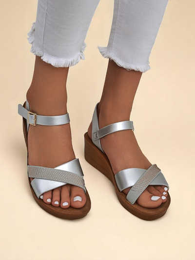 Royalfashion moteriškos platforminės basutės su akutėmis Allona