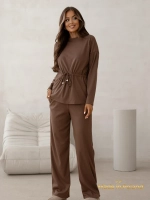 коричневый