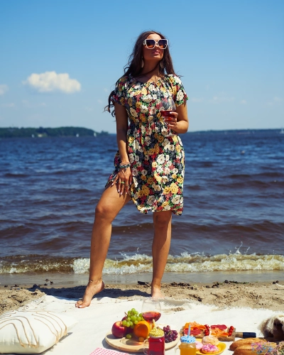 Royalfashion Moteriška gėlėta mini suknelė a'la hiszpanka, juodos spalvos
