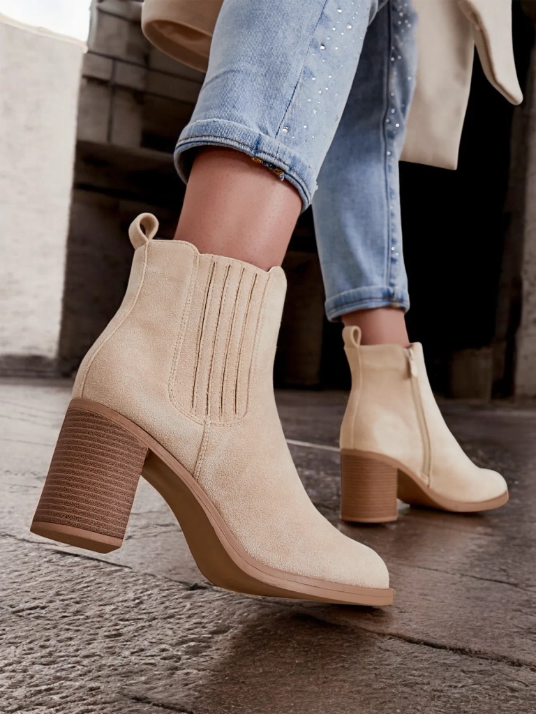 Royalfashion moteriški batai ant pastato Tomino