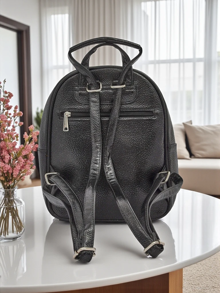 Royalfashion moteriška kuprinė, pagaminta iš eko odos su juostelėmis Metallic Stripes