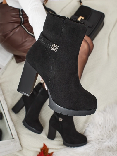 Moteriški eko zomšiniai aulinukai su storu kulnu Zavrina