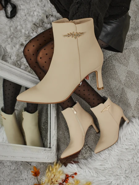 Moteriški aulinukai su aukštakulniais Meloria