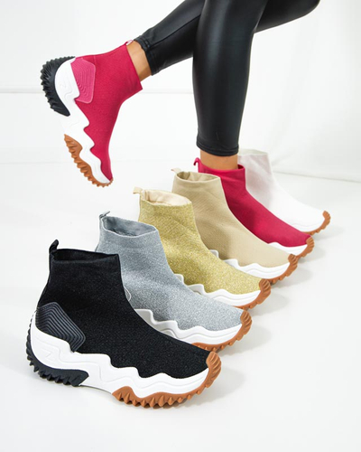 Серебряные женские кроссовки с блестящей нитью