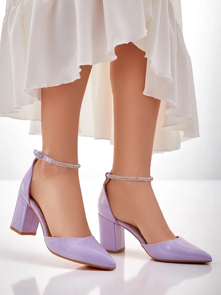 Туфли на каблуке из лаковой кожи Royalfashion для женщин с ремешком из страз Furoni