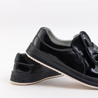 Черные детские лакированные полуботинки с отделкой Gigiss