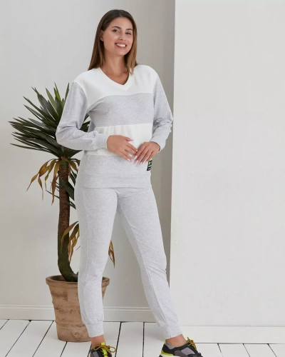 "Royalfashion" Šviesiai pilkas moteriškas džemperio komplektas su dryžuotais lopais