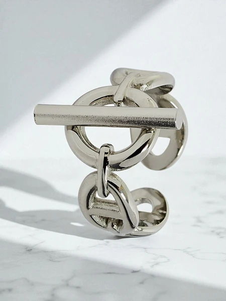 Dolce Vita apyrankė su dekoratyviniais pakabukais