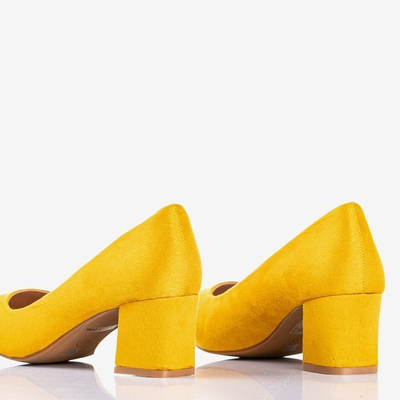 Żółte czółenka damskie na niskim słupku Give Love - Obuwie