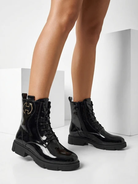 Lakiniai moteriški aulinukai su raišteliais Kalen