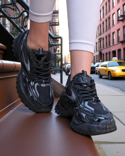 Royalfashion moteriški lakiški sportbačiai Leysi