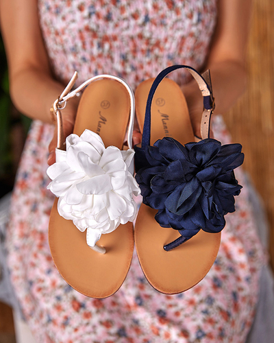 Moteriškos juodos basutės su gėle Nerikala - Avalynė