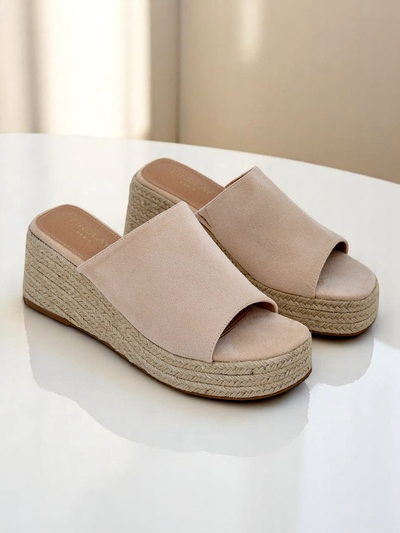 Royalfashion Женские босоножки на танкетке Erli Erli