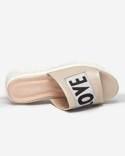Moteriškos smėlio spalvos blizgios šlepetės su užrašu Sosha- Footwear