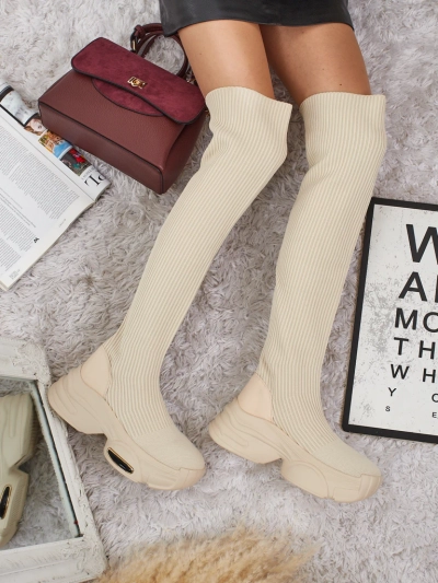 Ilgi moteriški užtraukiami ilgaauliai su storu padu Ravmora