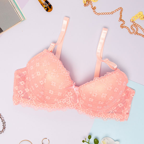 Moteriška liemenėlė su rožiniais nėriniais - Apatiniai drabužiai