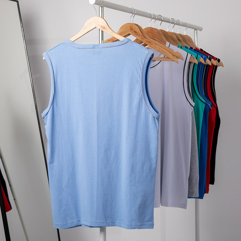 Šviesiai mėlyni vyriški marškiniai be rankovių - drabužiai