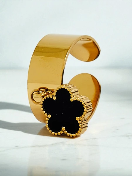 Dolce Vita apyrankė su dekoratyviniais pakabukais