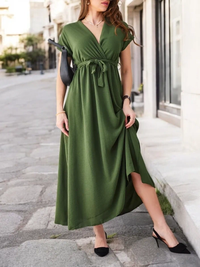 Royalfashion moterų midi suknelė su apvyniojamu iškirpimu, trumpomis rankovėmis ir diržu