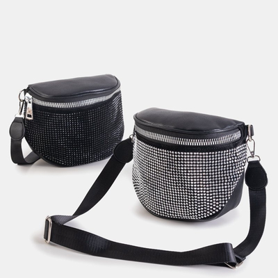 Черная женская сумка с серебряной фурнитурой