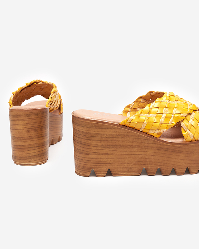 OUTLET Geltonos moteriškos balbaninos šlepetės - Batai