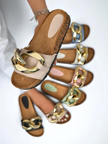 Damskie klapki Coralia Royalfashion ecru na platformie z łańcuchem