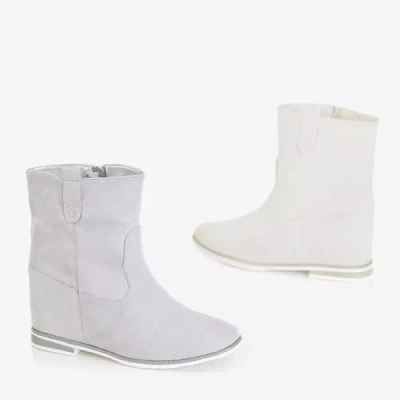 OUTLET Smėlio spalvos batai kaubojiški batai ant kambarinio pleišto Teilor – avalynė