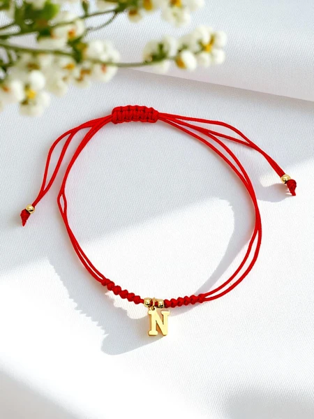 Moteriška apyrankė su raide N