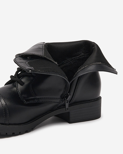 Juodi moteriški suvarstomi plokščiakulniai batai iš Verasi - Avalynė