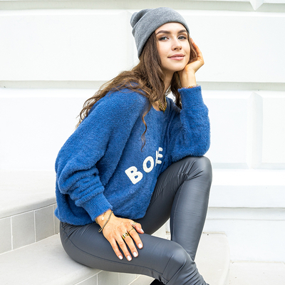 Темно-синий женский свитер с надписью