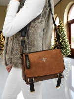 коричневый