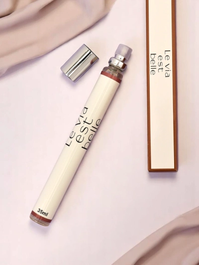 Įkvepiantis moterų Eau de Parfum Le via est Belle 35 ml